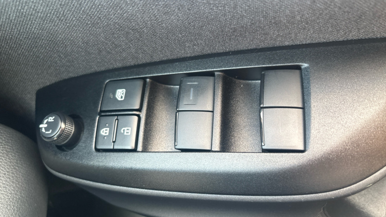 Toyota Yaris 1.5 Hybrid Design 5dr CVT Hybrid Hatchback